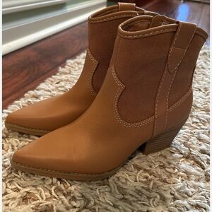 Women’s cute western heeled bootie